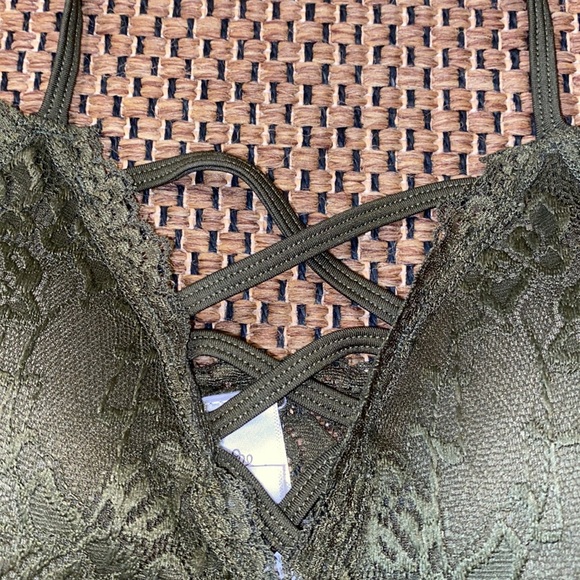 Savoir-Faire Olive Green Lace Front Strap Bra - Picture 2 of 5